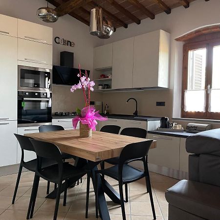 Вилла La Casa In Castello Амбра Экстерьер фото