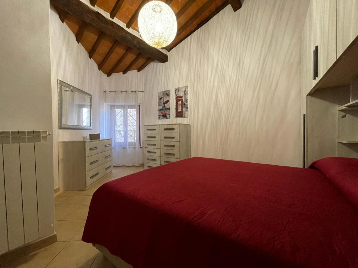 Вилла La Casa In Castello Амбра Экстерьер фото