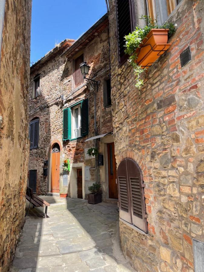 Вилла La Casa In Castello Амбра Экстерьер фото